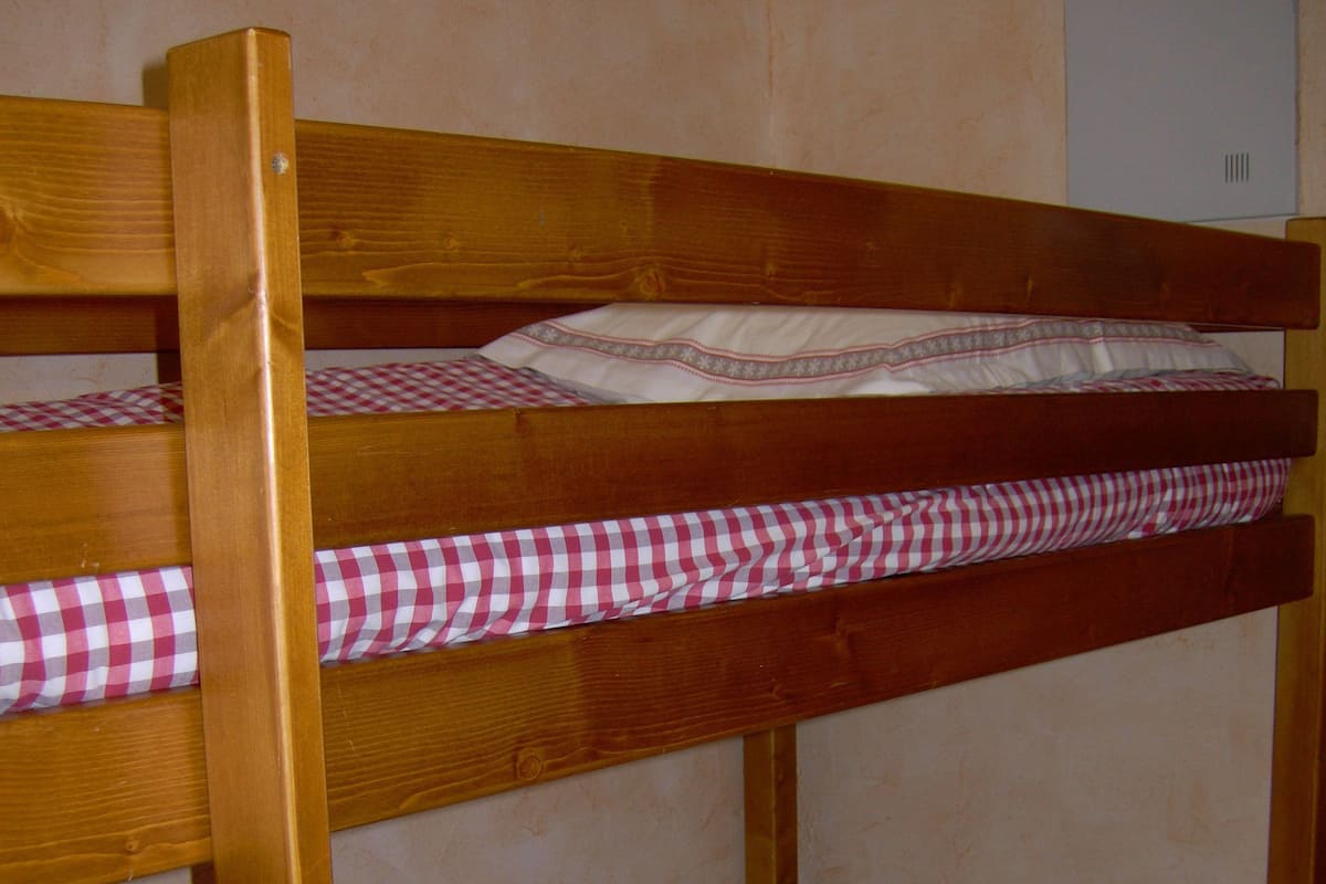 Quadruple Room, Ground Floor (Deux adultes et deux enfants) | In-room safe, individually decorated, free cribs/infant beds, free WiFi