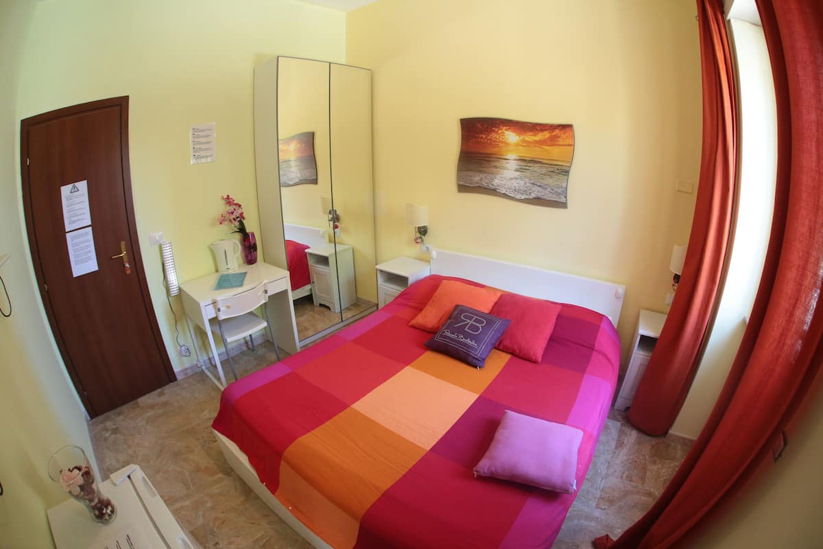 Couette en duvet d'oie, minibar, coffres-forts dans les chambres