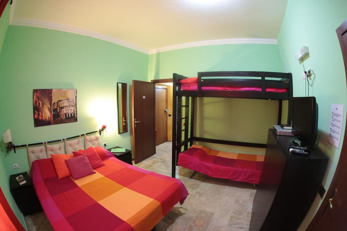 Couette en duvet d'oie, minibar, coffres-forts dans les chambres