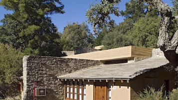 Eenvoudige bungalow, privébadkamer | Exterieur
