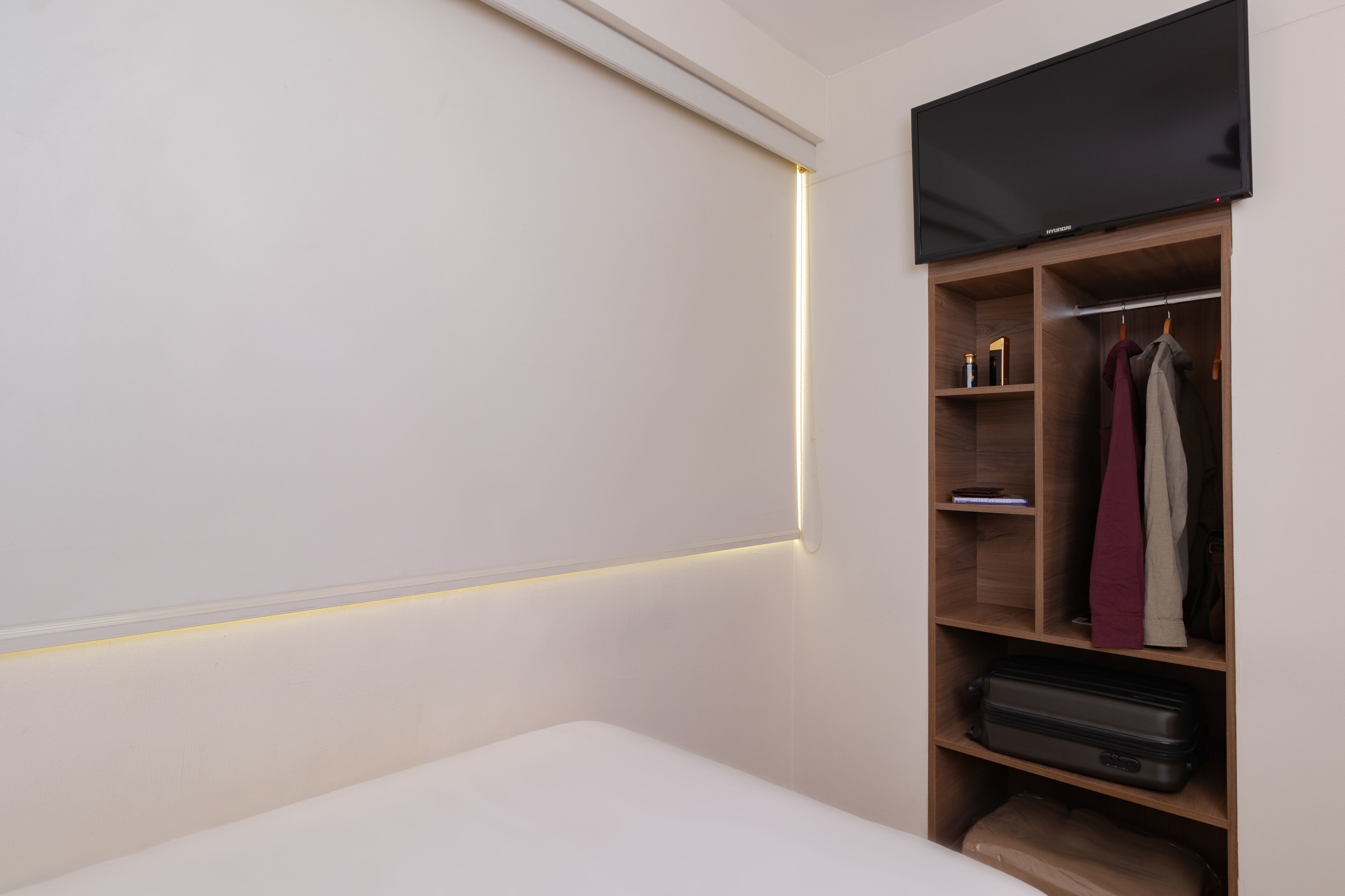 single room | in-room safe, desk, laptop workspace, iron/ironing board