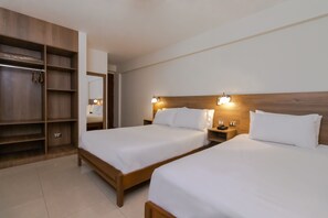 Family Double Room - Hotel Alexander (Trujillo)