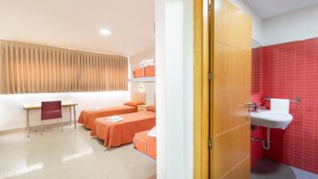 Cribs/infant beds, WiFi, bed sheets