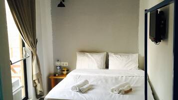 Allergivenligt sengetøj, senge med topmadrasser, mørklægningsgardiner