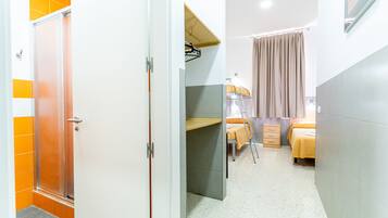 Cortines opaques, bressols, llits addicionals i wifi gratuïta