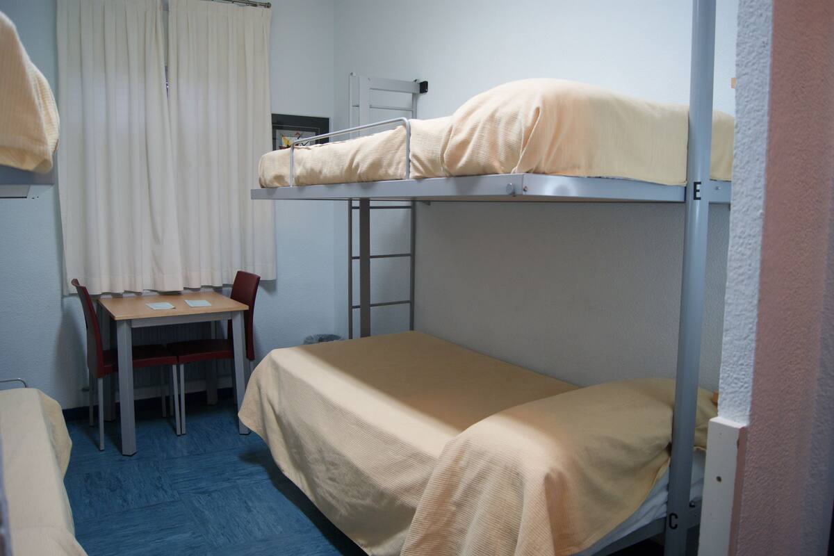 Chambre Triple, salle de bains privée