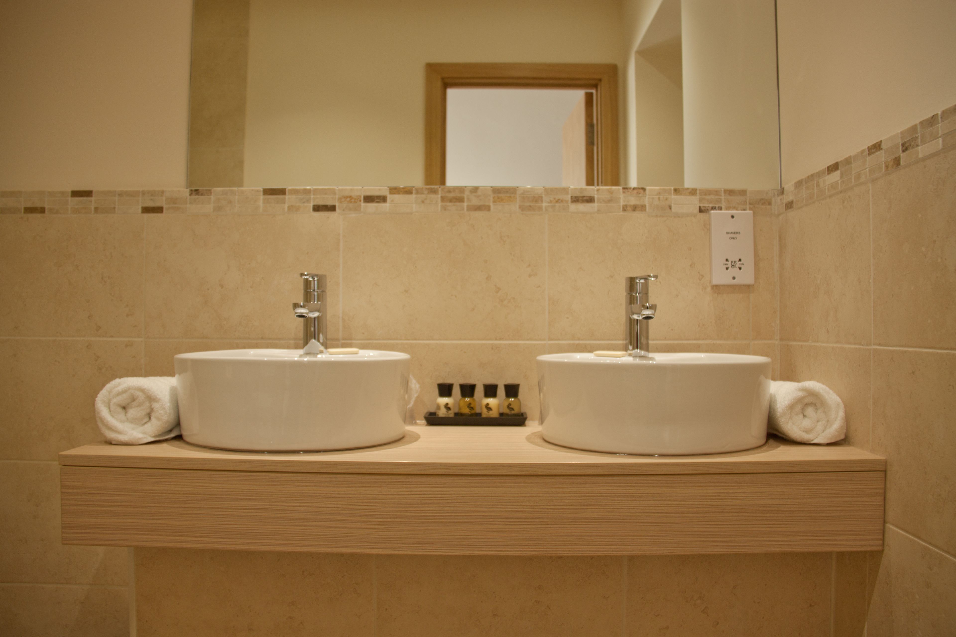 master suite | bathroom | combined shower/bathtub, free toiletries, hair dryer, towels