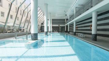 Een sauna, een bubbelbad, lichaamsbehandelingen, hydrotherapie