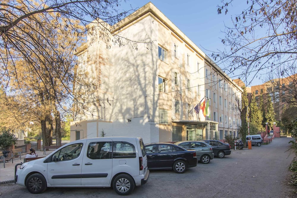 Albergue Inturjoven Granada - Hostel