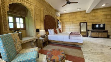 Superior Suite | In-room safe, desk, laptop workspace, rollaway beds