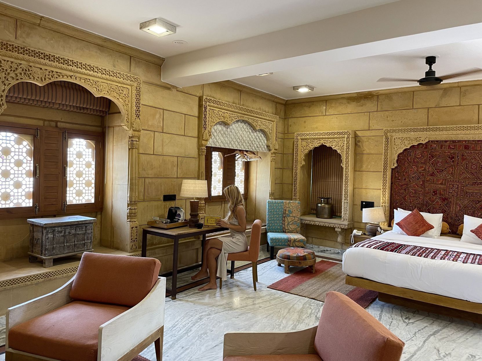 Zimmersafe, Schreibtisch, laptopgeeigneter Arbeitsplatz, Zustellbetten