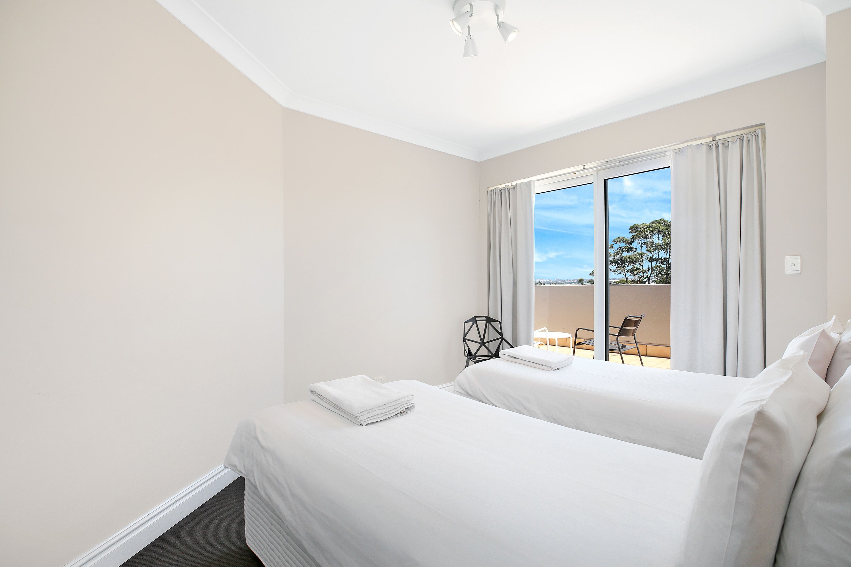 Sydney Airport Suites — image 7