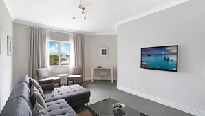 En 50-tommers LCD-TV med digitale kanaler samt TV