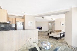 Televisi LCD 50-inci dengan saluran TV digital dan TV