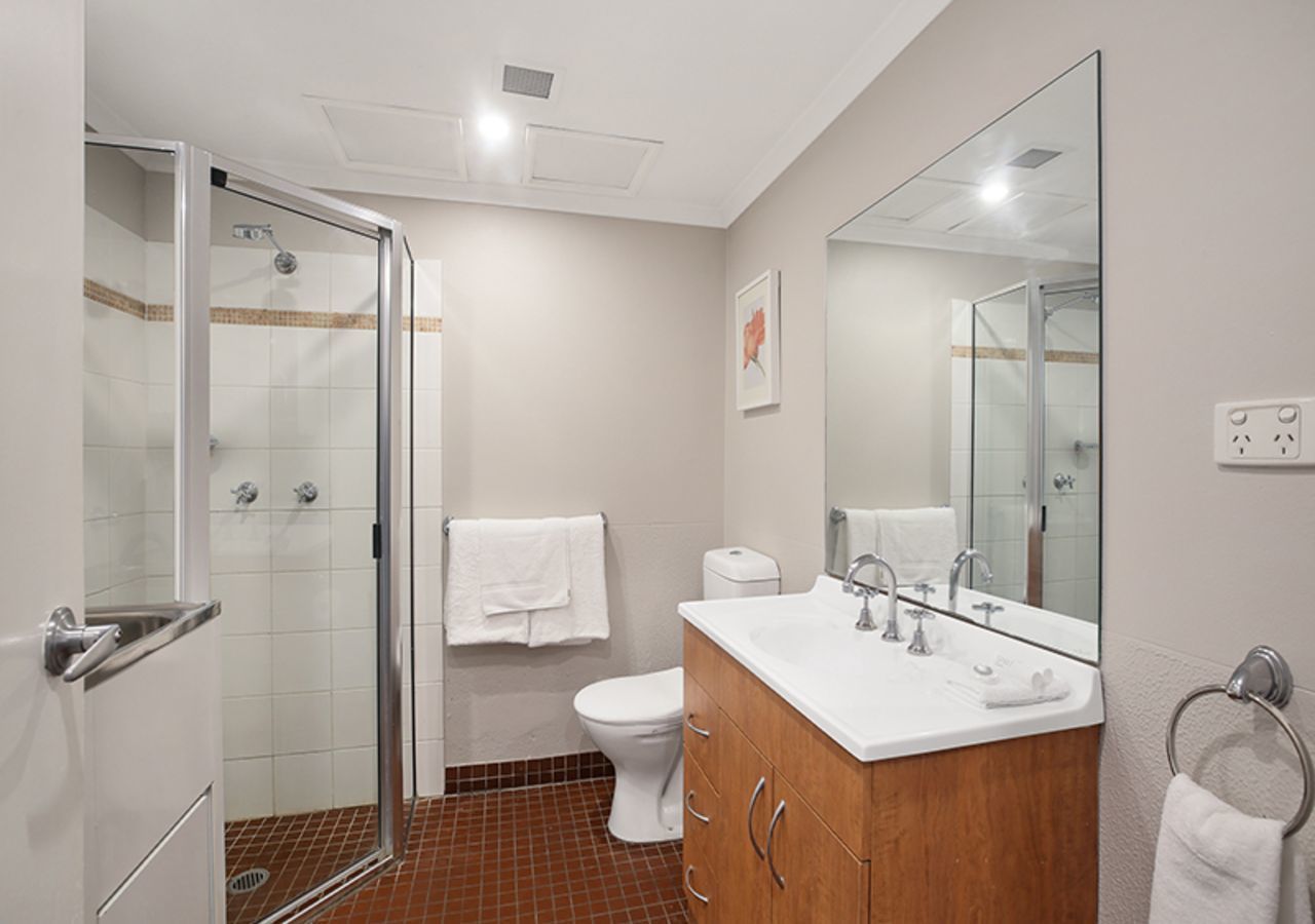 Sydney Airport Suites — image 18