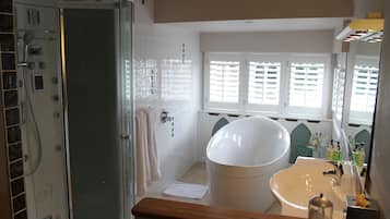 Suite (Lavender) | Bathroom