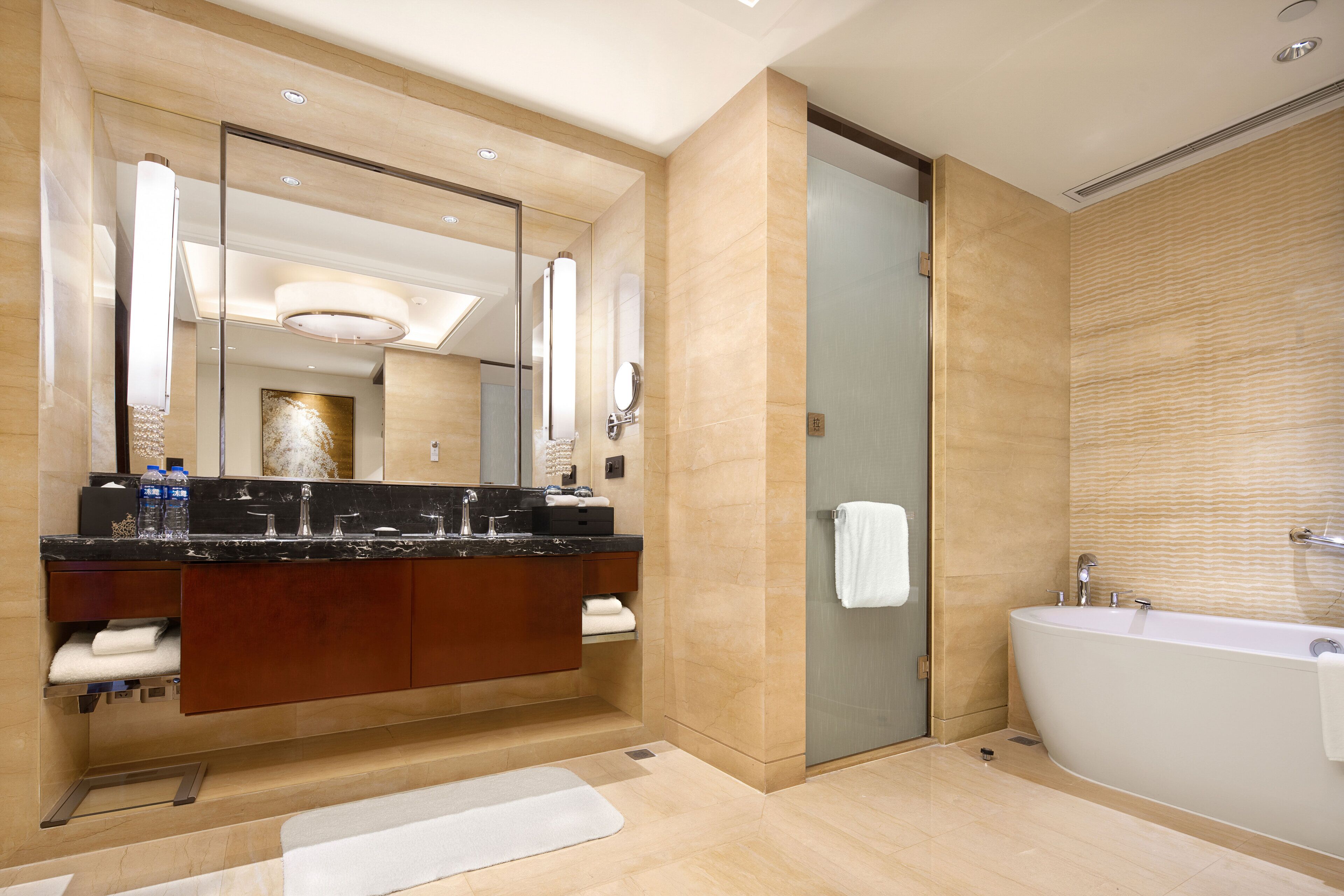 Premium Room, 1 King Bed, Club Lounge Access | Bathroom | Combined shower/tub, free toiletries, bathrobes, slippers