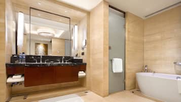 Premium Room, 1 King Bed, Club Lounge Access | Bathroom | Combined shower/tub, free toiletries, bathrobes, slippers