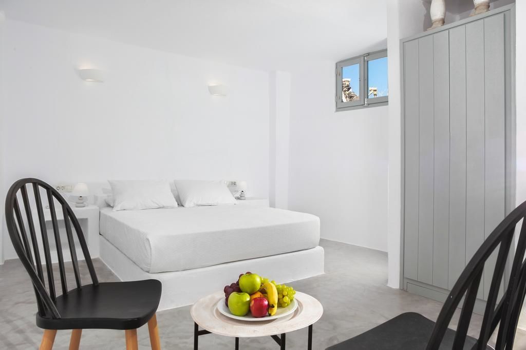 executive room | minibar, in-room safe, desk, blackout curtains