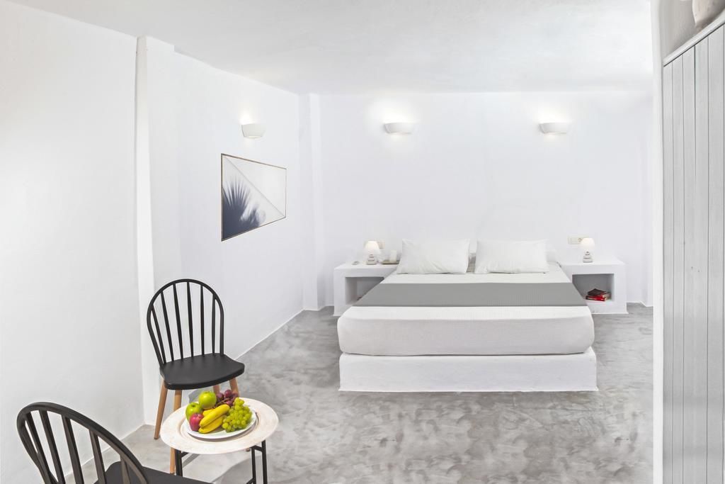 executive room | minibar, in-room safe, desk, blackout curtains