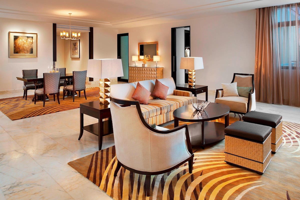 Suite, 1 Schlafzimmer, Balkon, Meerblick | Wohnzimmer