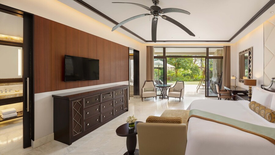 The St. Regis Sanya Yalong Bay Resort