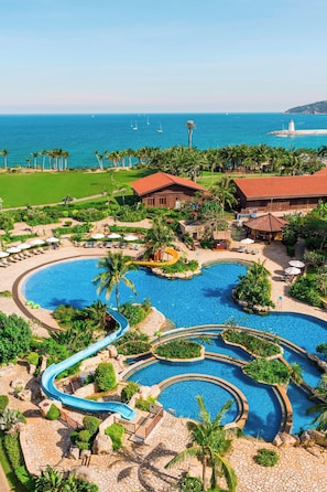 2 outdoor pools - The St. Regis Sanya Yalong Bay Resort (Sanya)