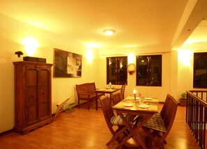 Breakfast, lunch, dinner served; international cuisine, garden views