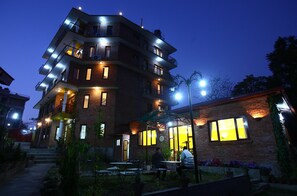 Exterior - Royal Astoria Hotel LTD (Burhanilkantha)