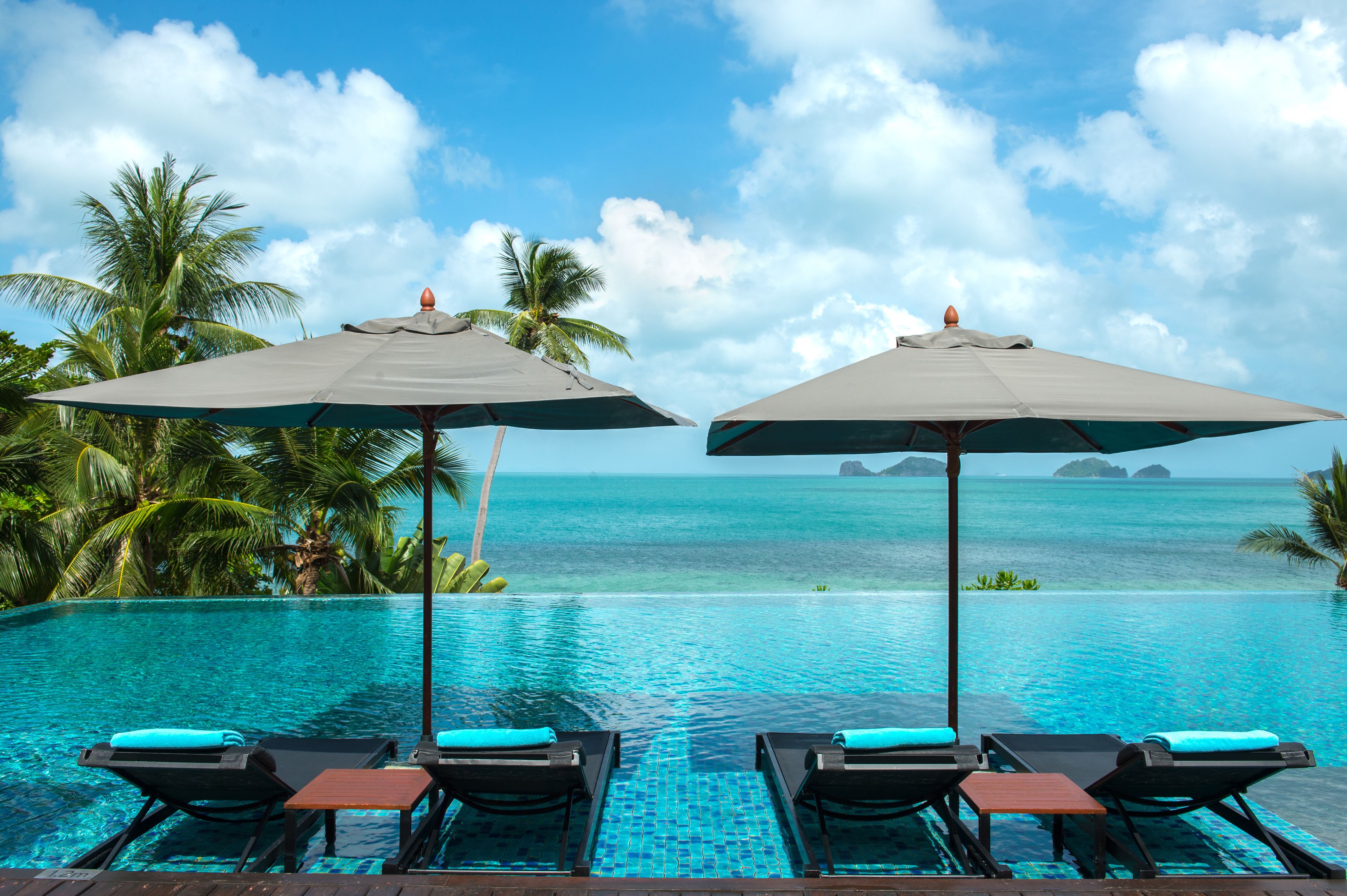 outdoor pool, free pool cabanas, pool umbrellas