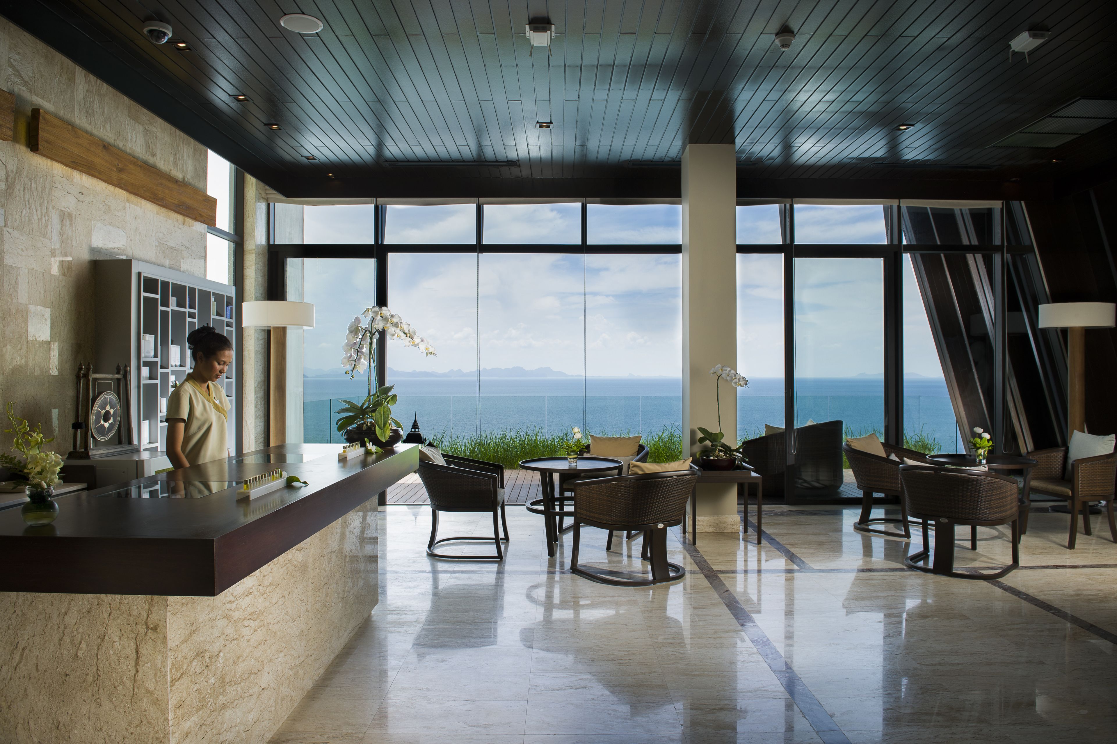 couples treatment room(s), sauna, hot tub, steam room, body treatments