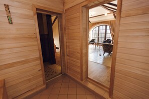 Deluxe-huoneisto | Kylpyhuone | Ilmaiset hygieniatuotteet, hiustenkuivaaja, pyyhkeet, saippua