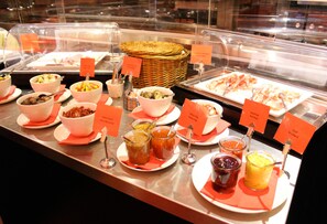 Daily buffet breakfast (EUR 10.50 per person) - Enso Hotel (Ingolstadt)
