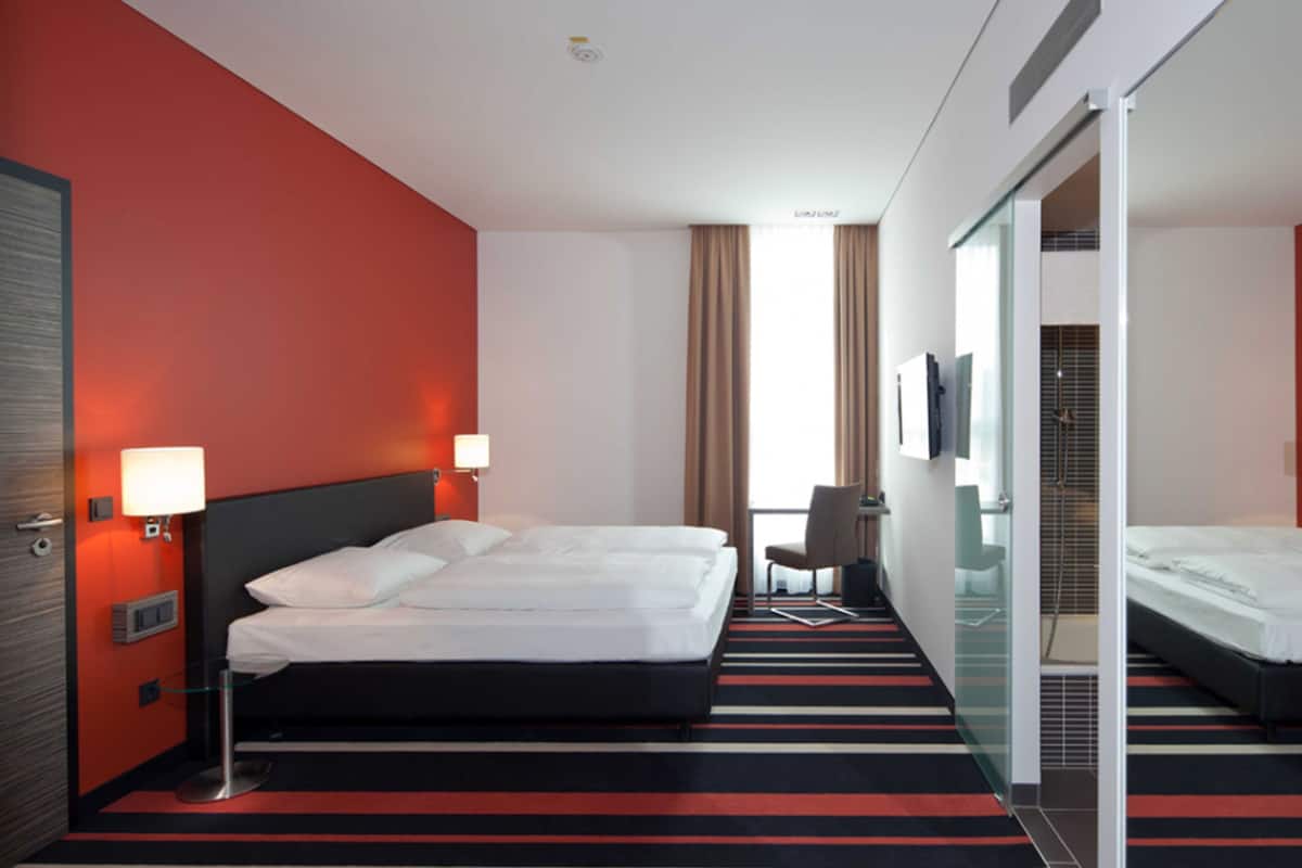 1 bedroom, hypo-allergenic bedding, in-room safe, desk