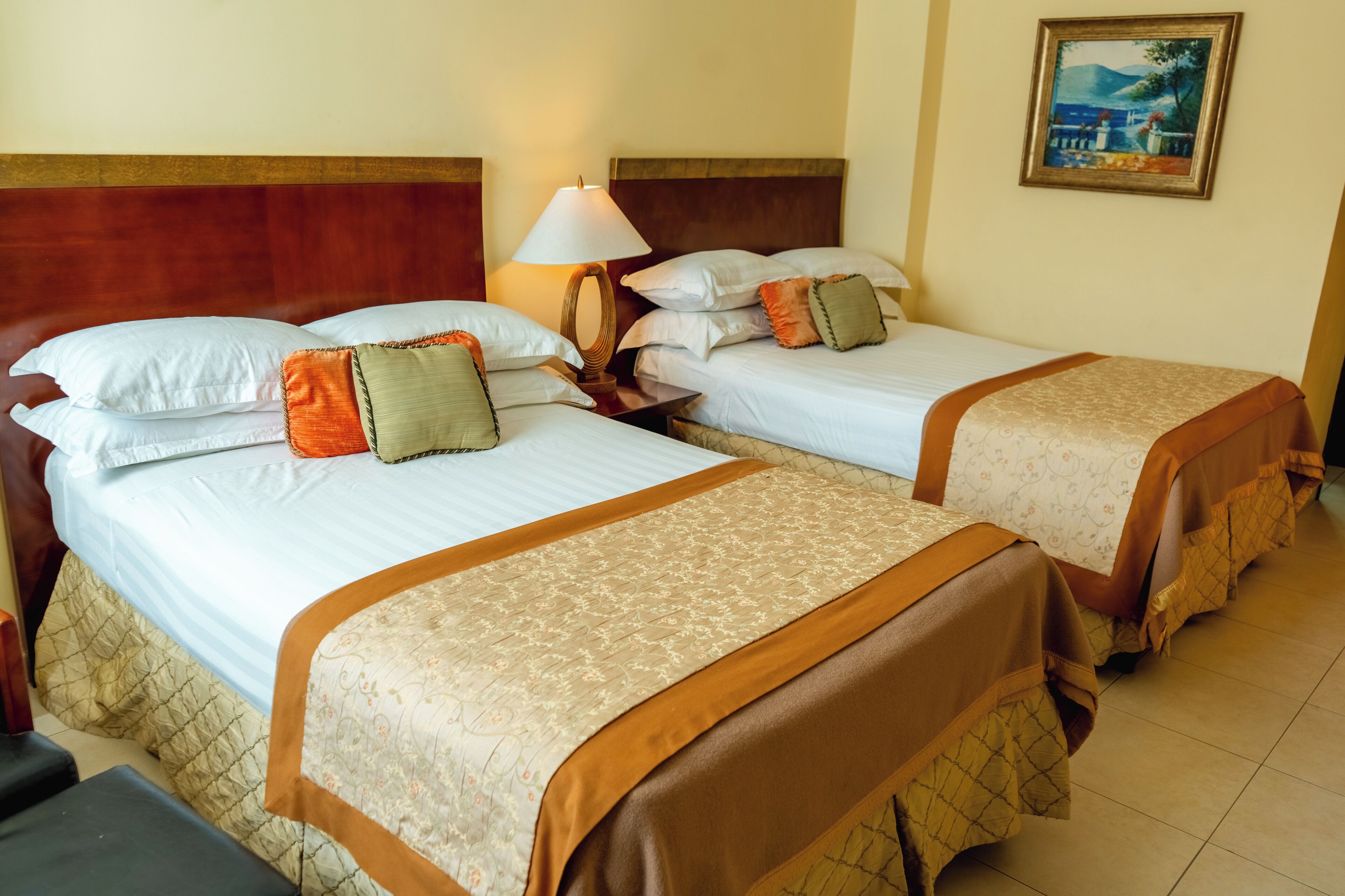 double room | premium bedding, in-room safe, desk, laptop workspace