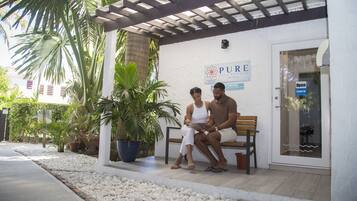 3 treatment rooms