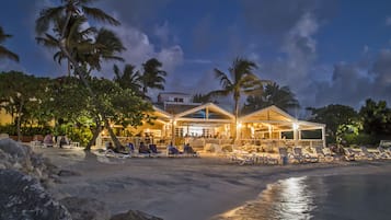 Lunch and dinner served, beach views