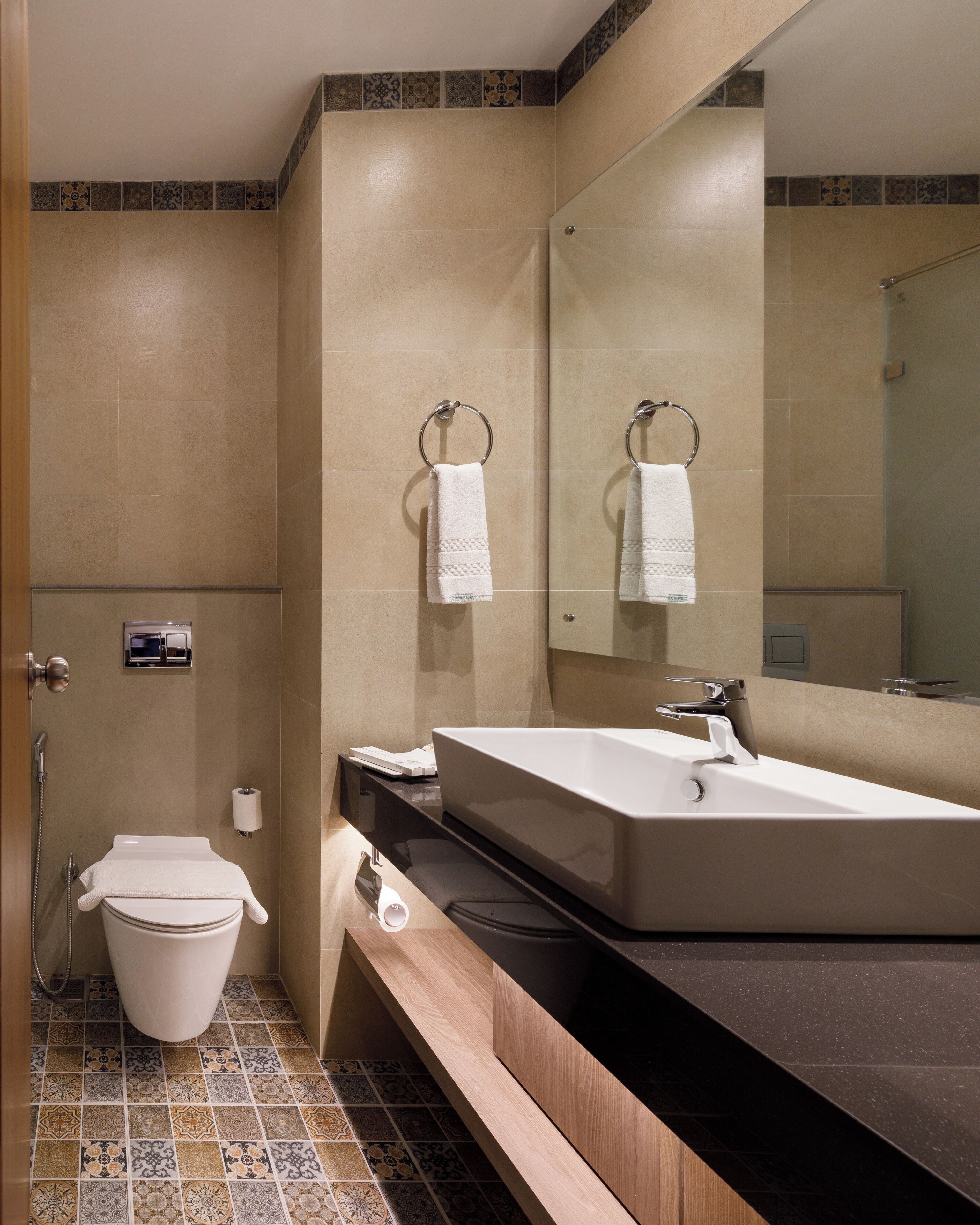 junior suite heritage wing | bathroom | free toiletries, hair dryer, bathrobes, slippers