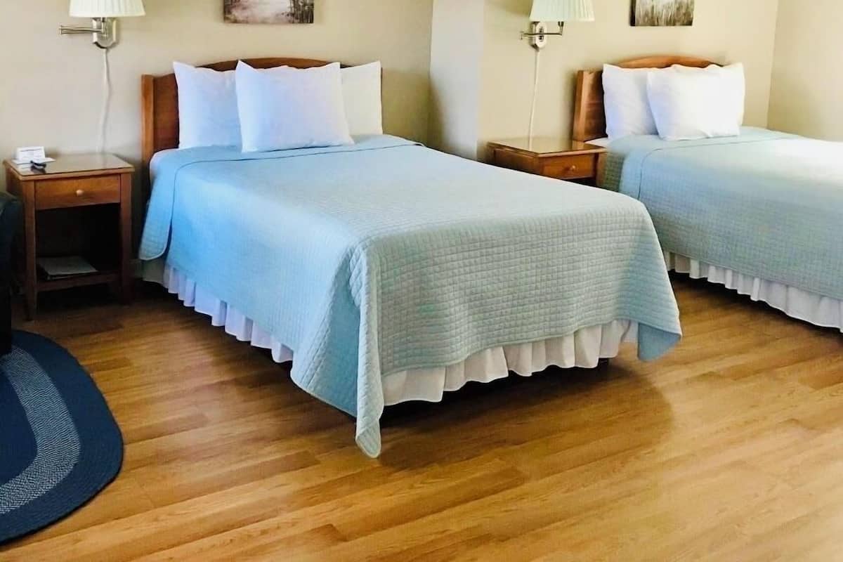 Chambre Supérieure, 2 lits doubles, coin cuisine | Fer et planche à repasser, Wi-Fi gratuit, draps fournis