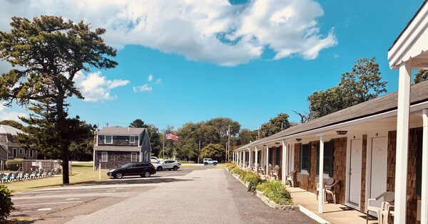 The Chatham Motel - Chatham, MA