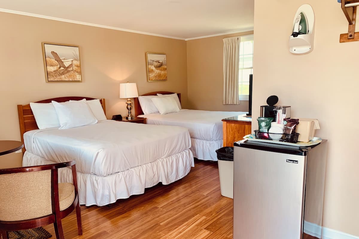 Chambre Standard, 2 lits doubles | Fer et planche Ă repasser, Wi-Fi gratuit, draps fournis