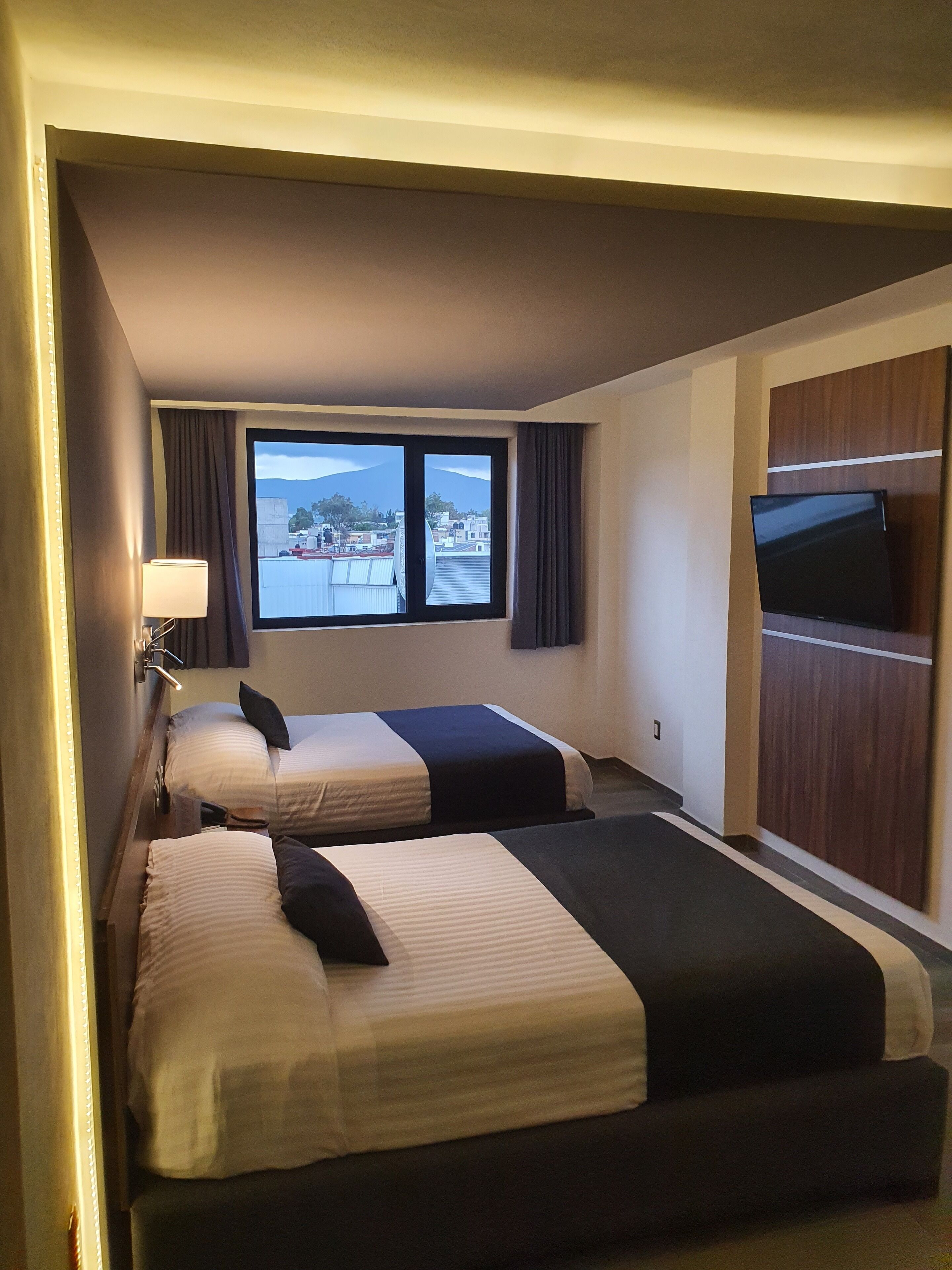 2 bedrooms, in-room safe, iron/ironing board, free wifi