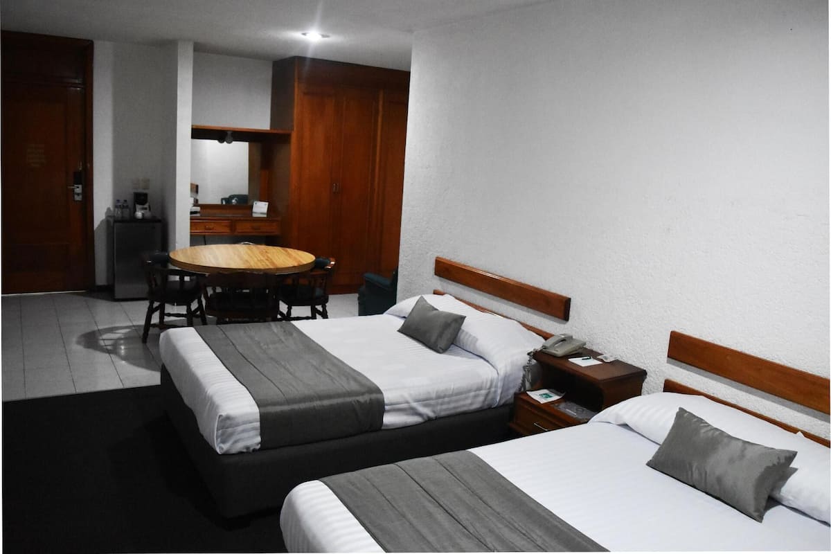 2 habitaciones y caja de seguridad en la habitación