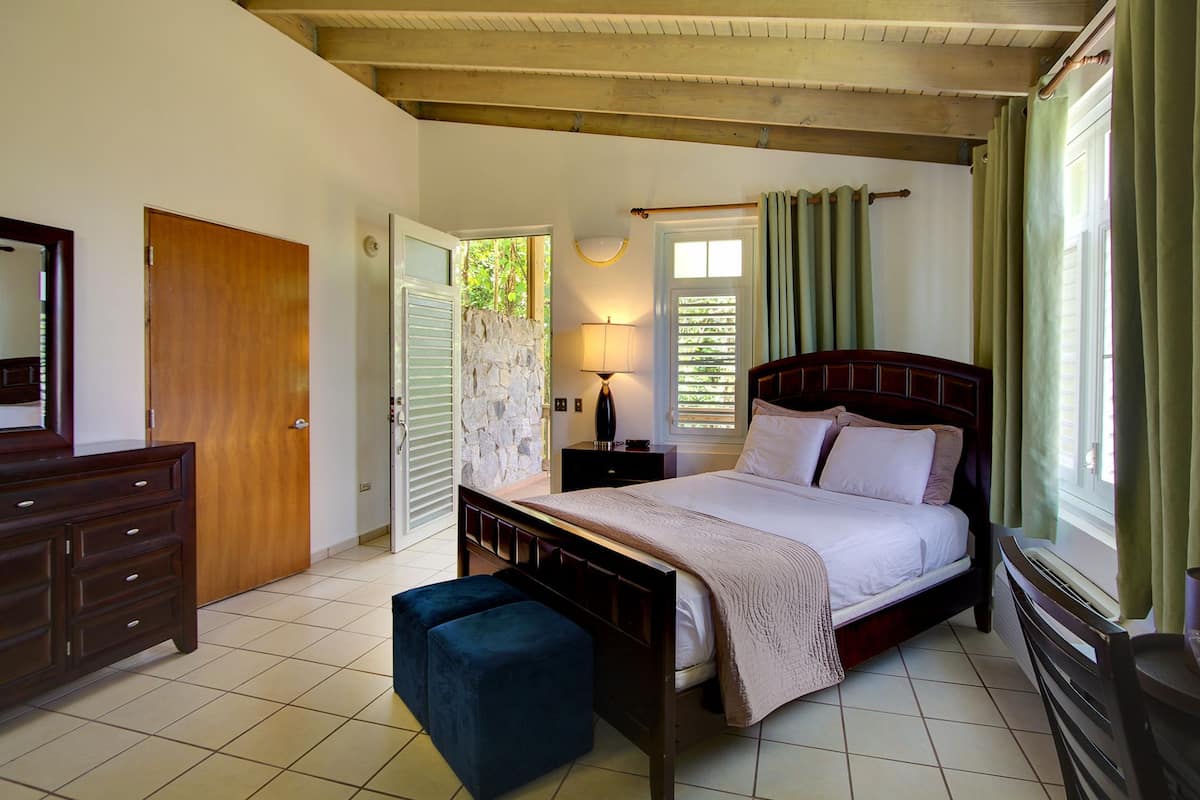 Superior Cottage, 1 King Bed | In-room safe, iron/ironing board, free WiFi