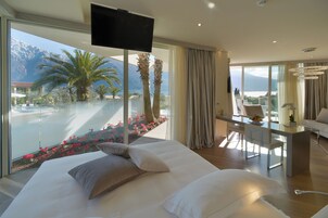 Quarto luxo | Frigobar, cofres nos quartos, escrivaninha, cortinas blackout