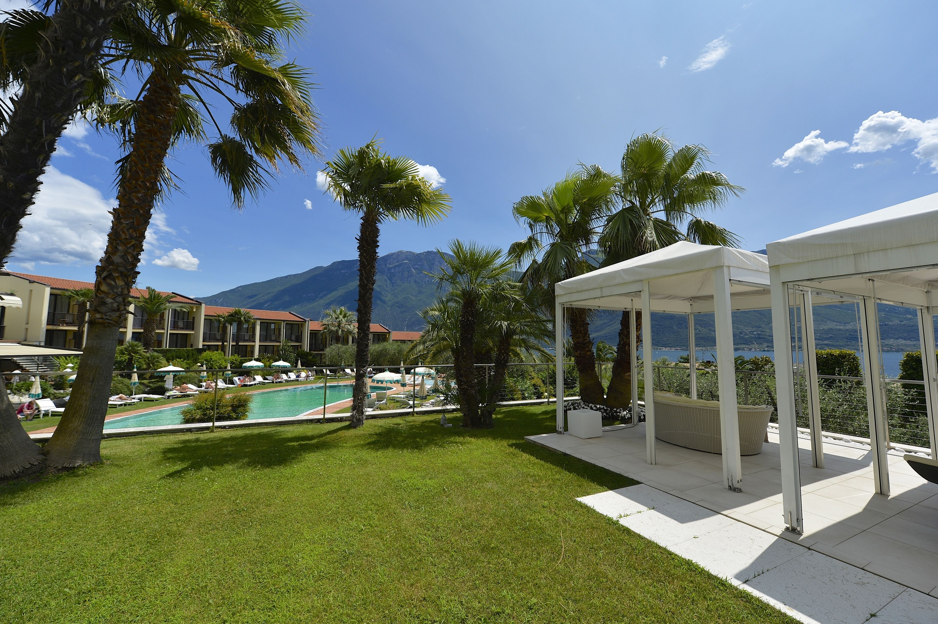 Piscine couverte, piscine extérieure (ouverte en saison)