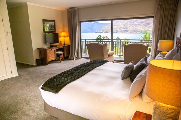 Premium bedding, down duvets, pillow-top beds, minibar