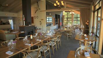 Breakfast, lunch and dinner served