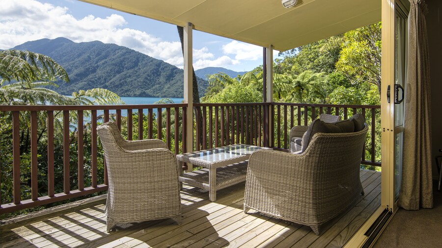 Punga Cove Resort