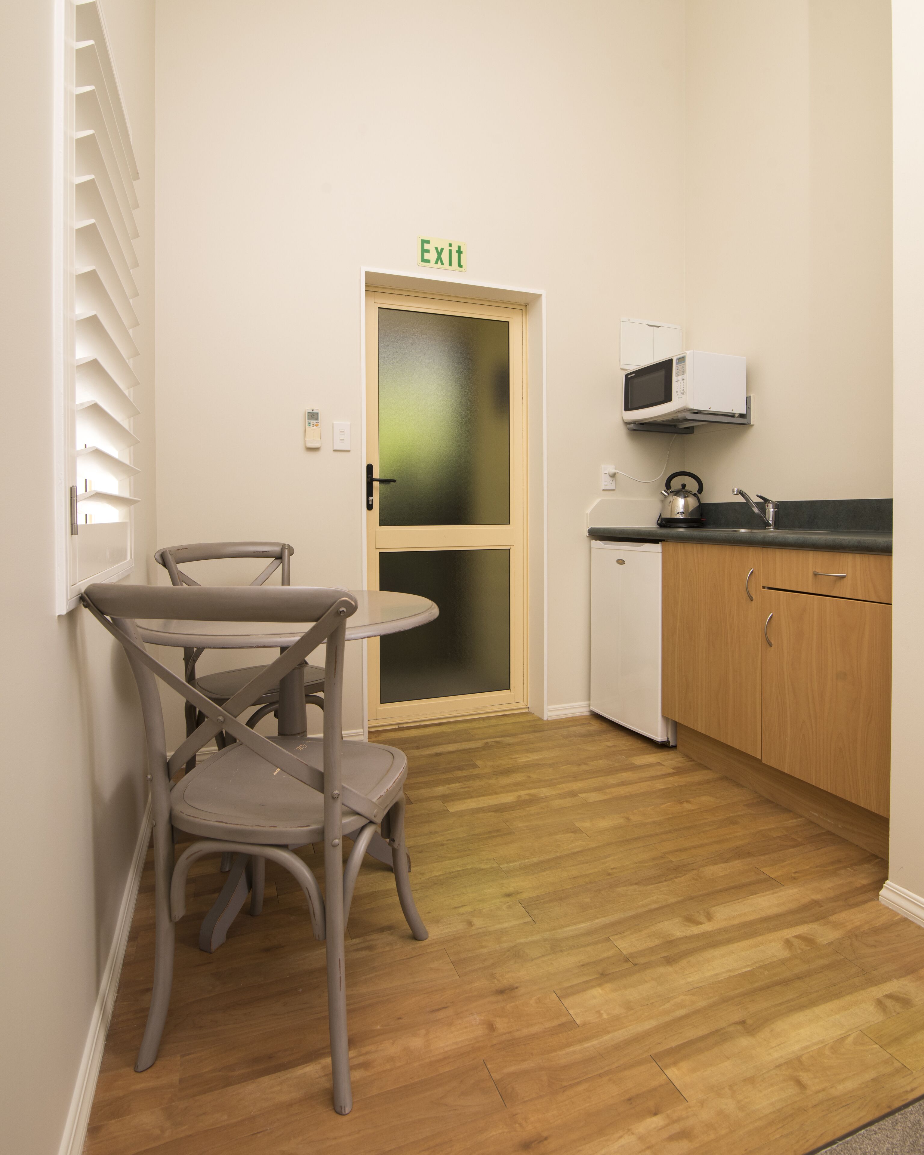 fern studio | private kitchenette | mini-fridge, microwave, coffee/tea maker, electric kettle